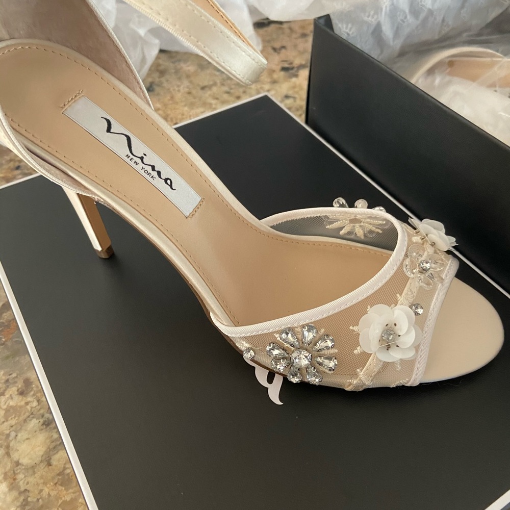 Nina Clarity Ivory Crystal